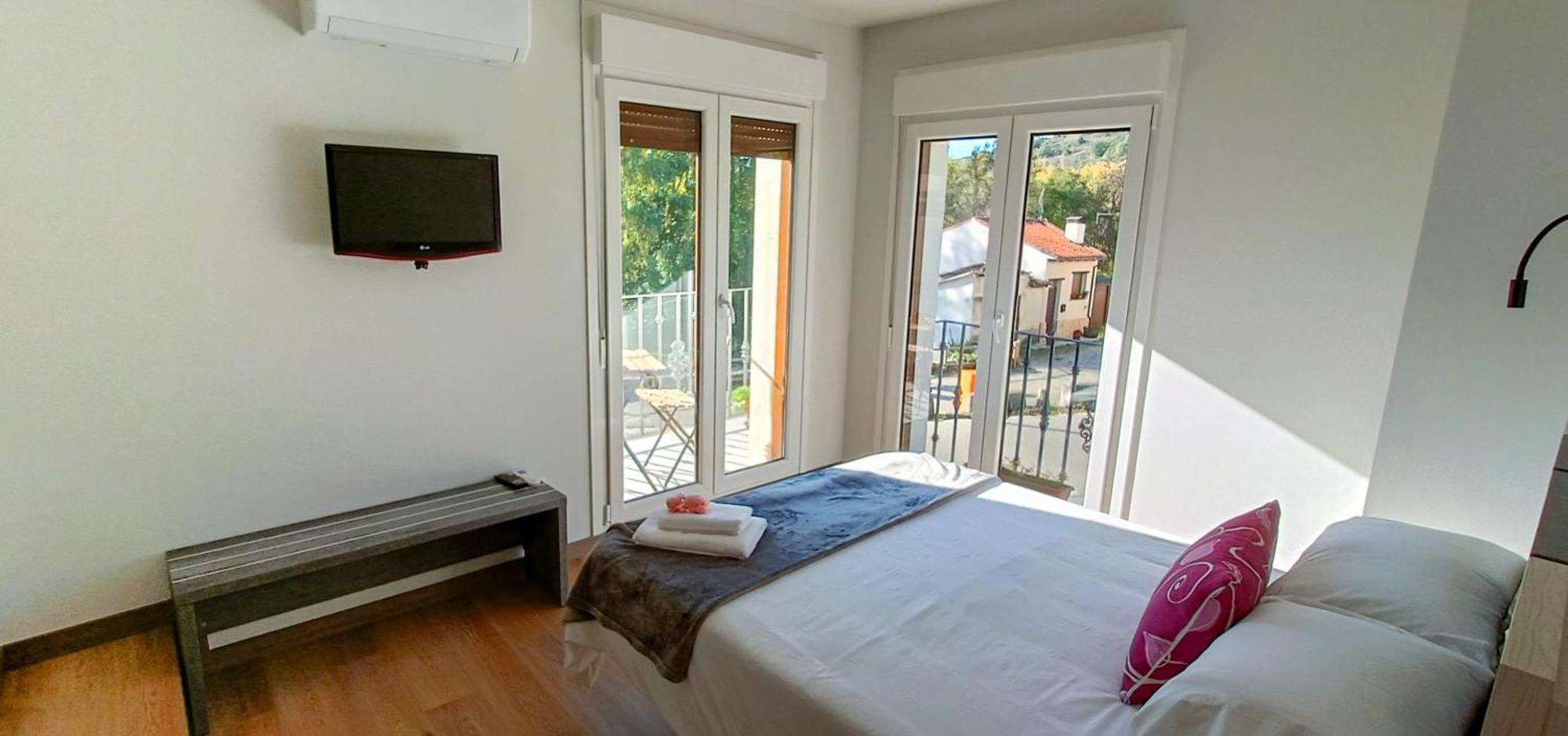 Apartamentos El Puente Коваррубиас Экстерьер фото